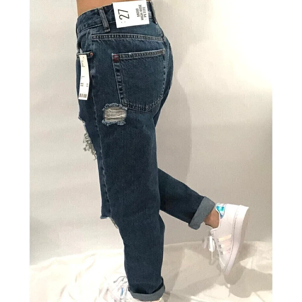 BDG Mom Distressed Jeans‎ Size 27